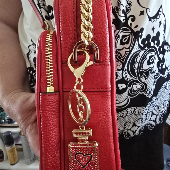 Michael Kors Red Pebbled Leather Crossbody with Gold Chain - Picture 4 of 10